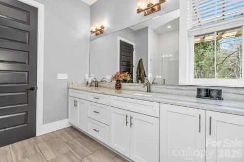 20 Phillip Lane Arden NC 28704