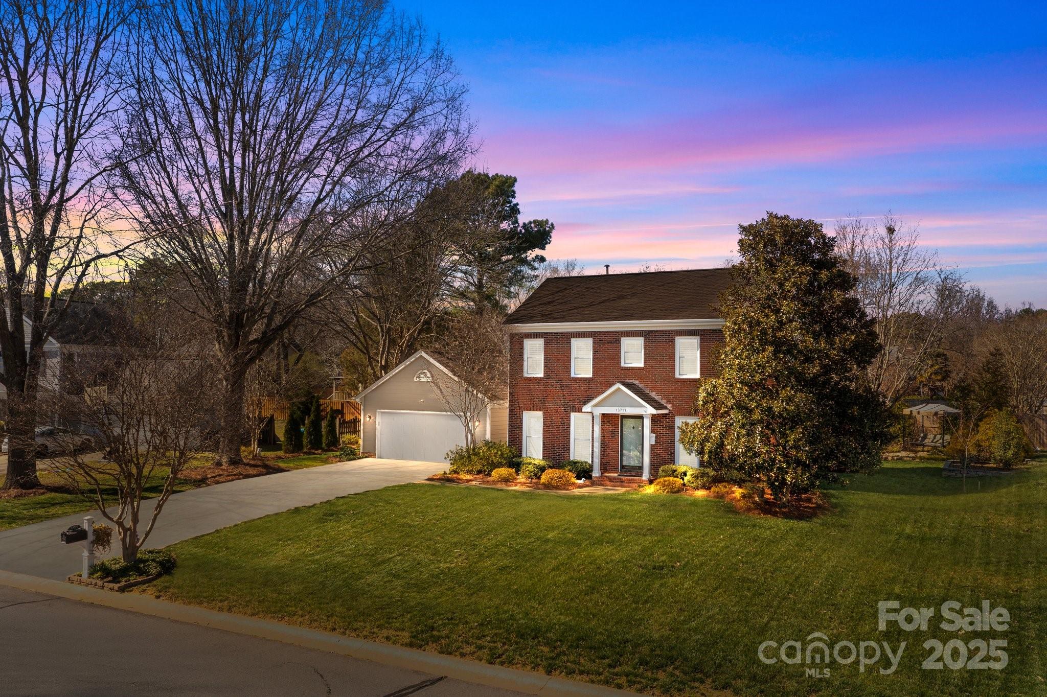 13717 Strathaven Drive Matthews NC 28105