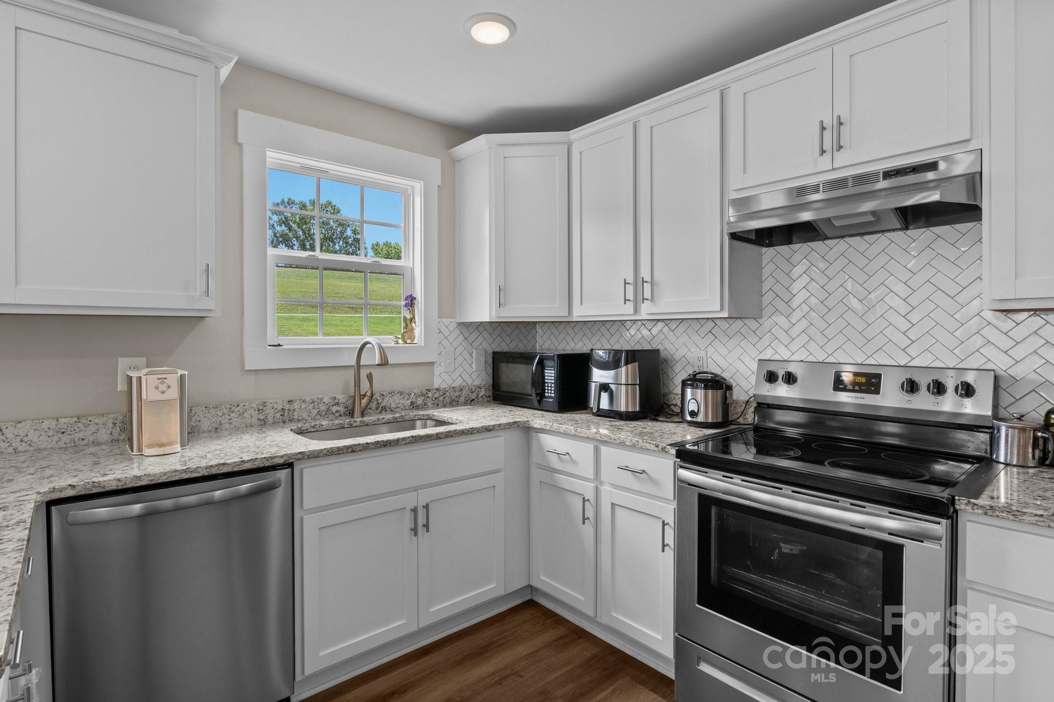 818 W Carolina Avenue Bessemer City NC 28016