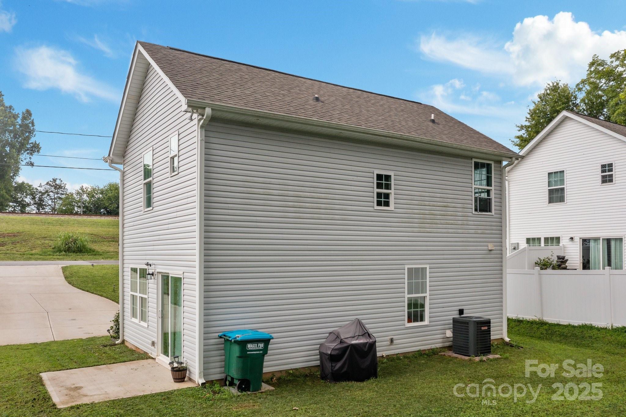 818 W Carolina Avenue Bessemer City NC 28016