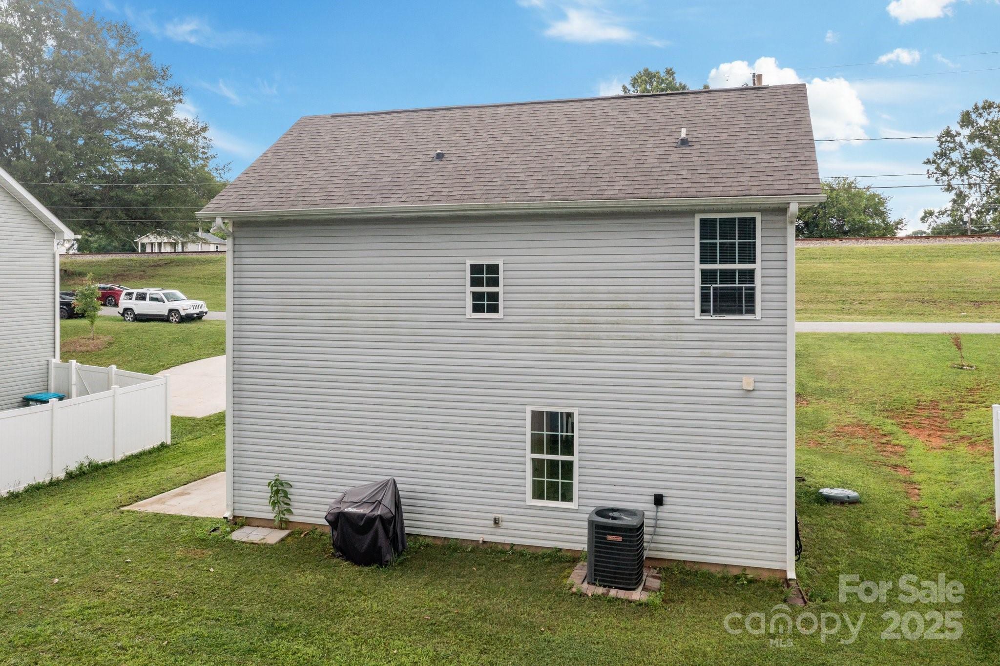 818 W Carolina Avenue Bessemer City NC 28016