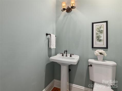 2514 Oakdale Road Old Fort NC 28762