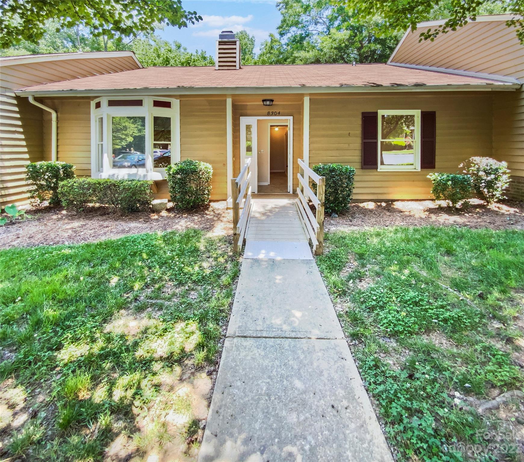 8304 Summerglen Circle Charlotte NC 28227