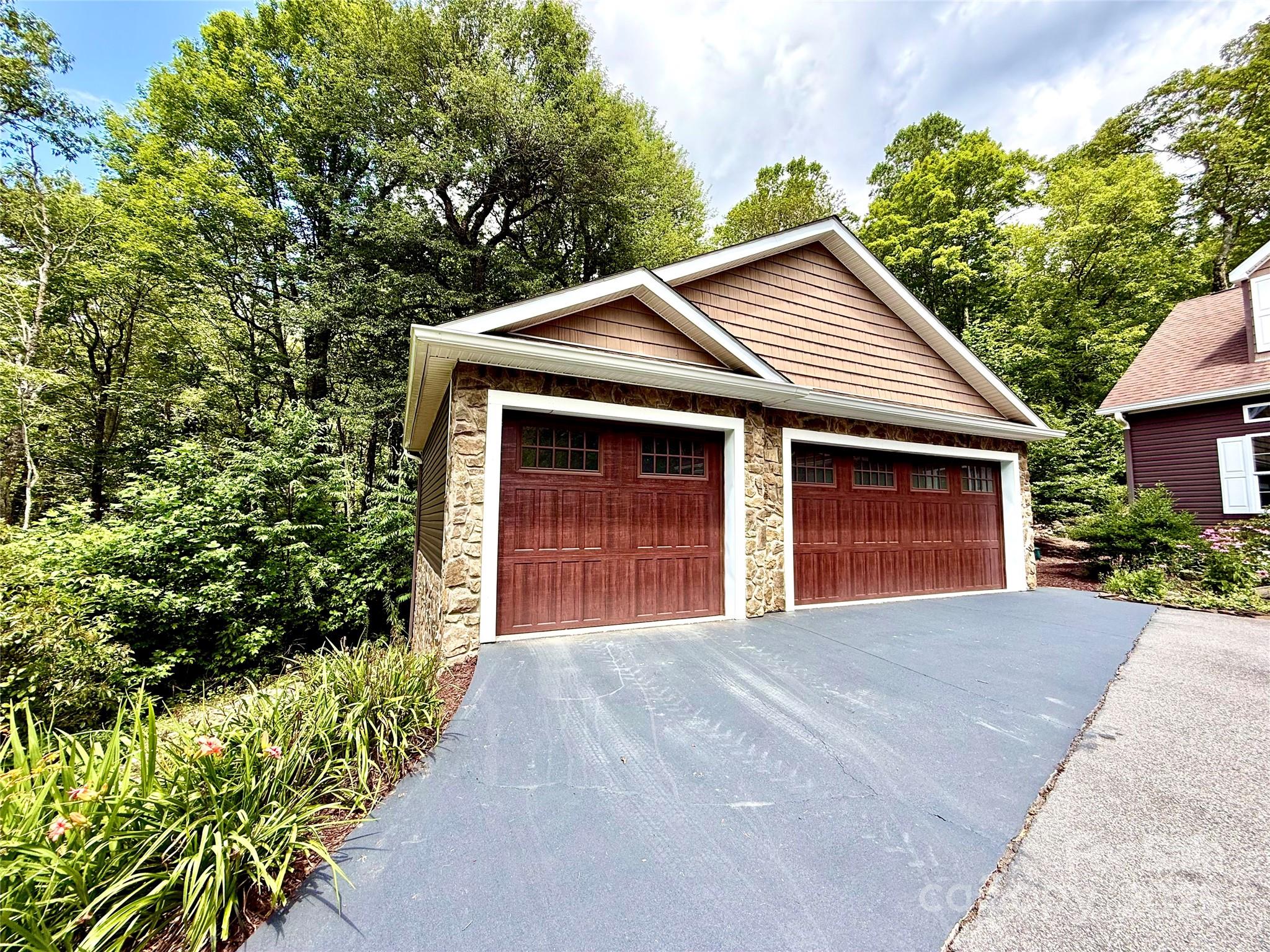 7230 Hideaway Lane Newland NC 28657