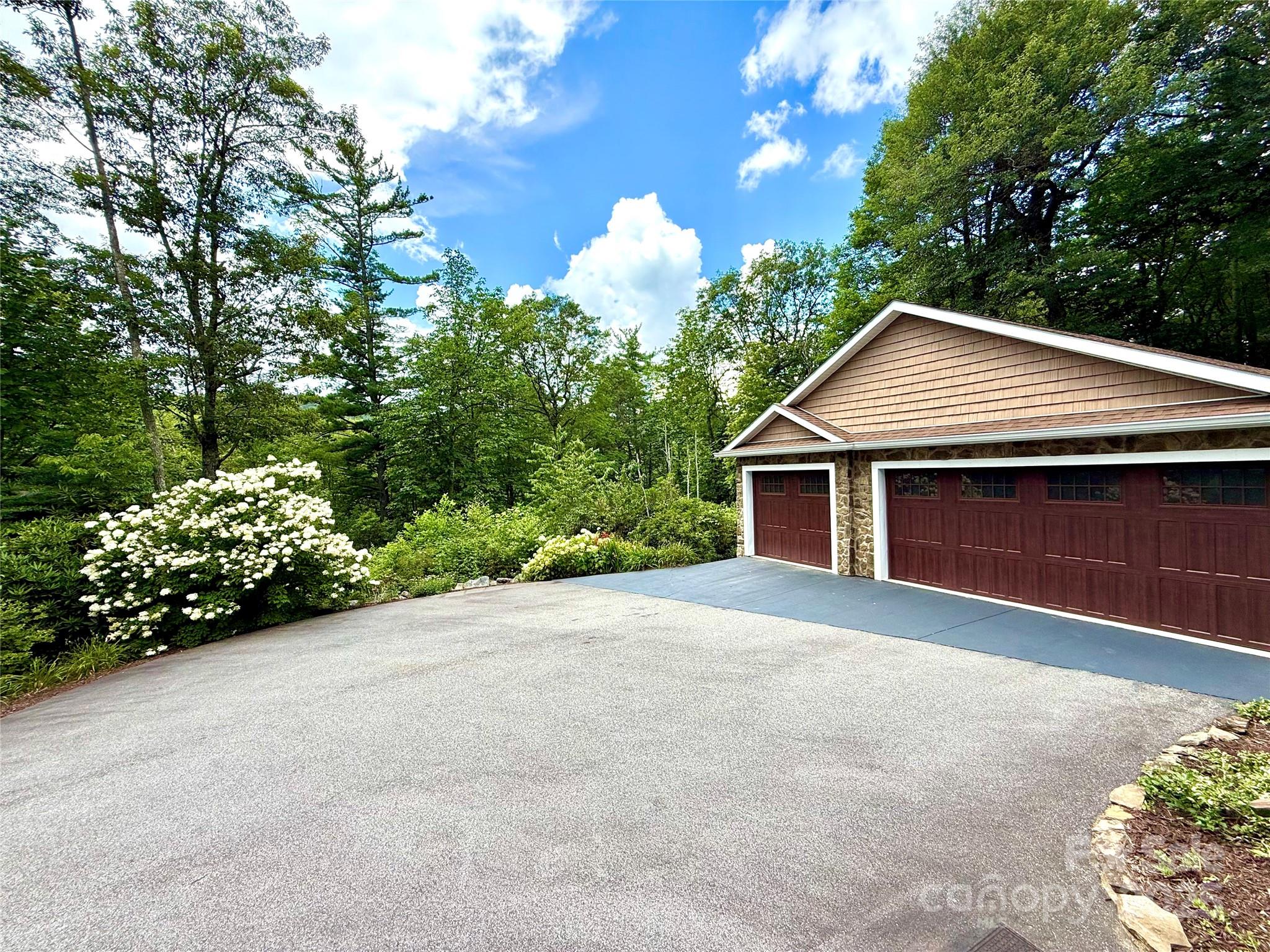 7230 Hideaway Lane Newland NC 28657