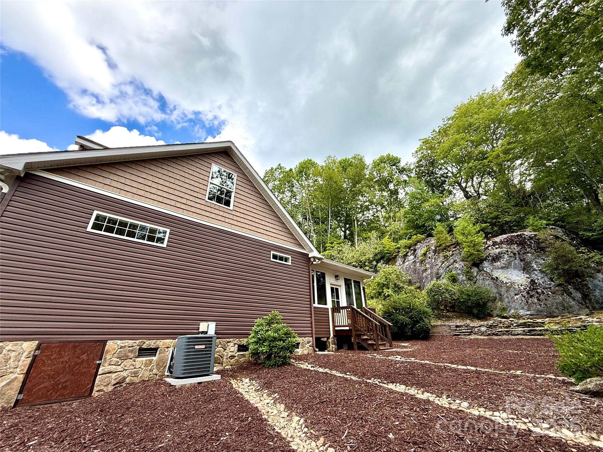 7230 Hideaway Lane Newland NC 28657