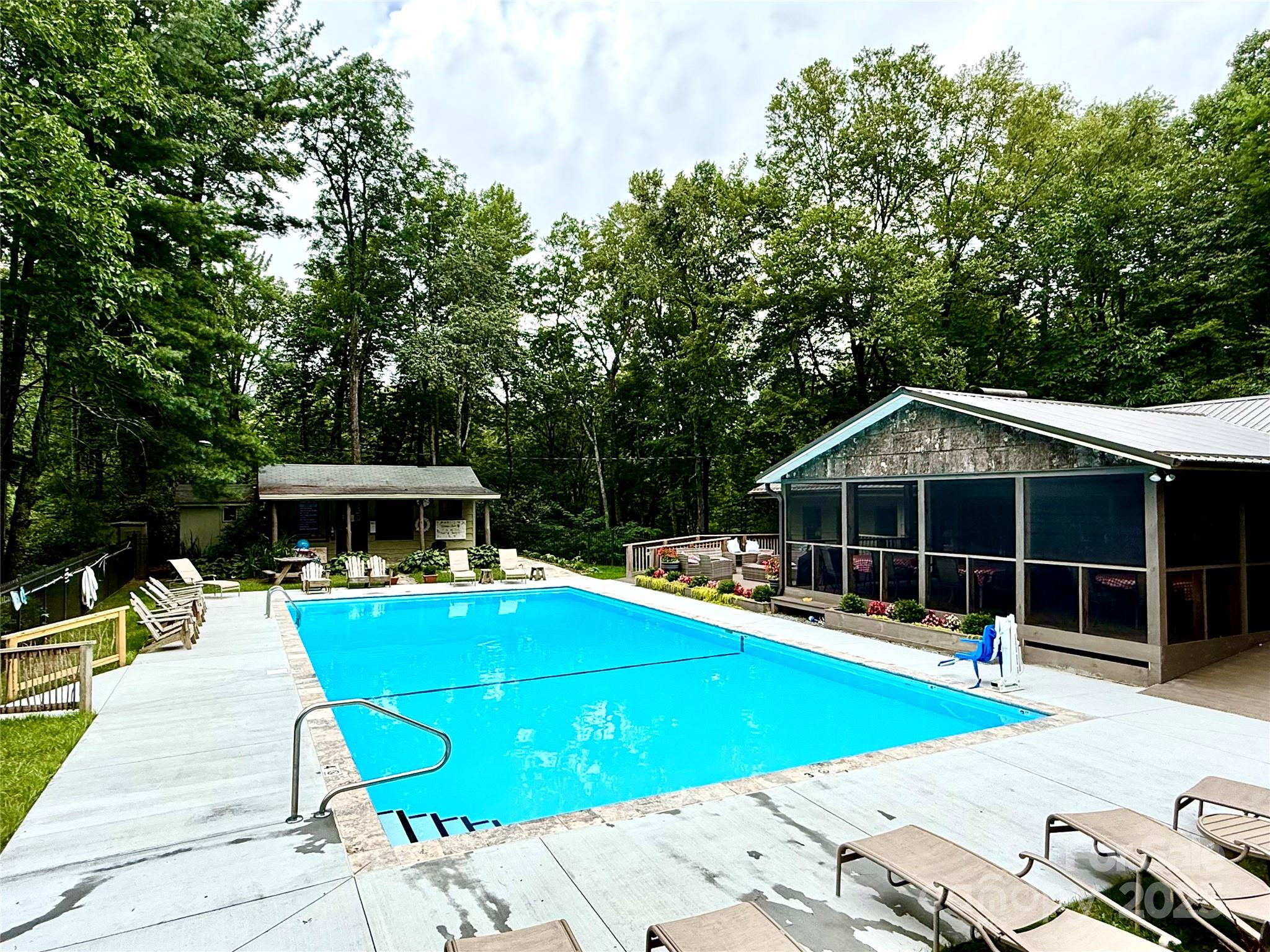 7230 Hideaway Lane Newland NC 28657