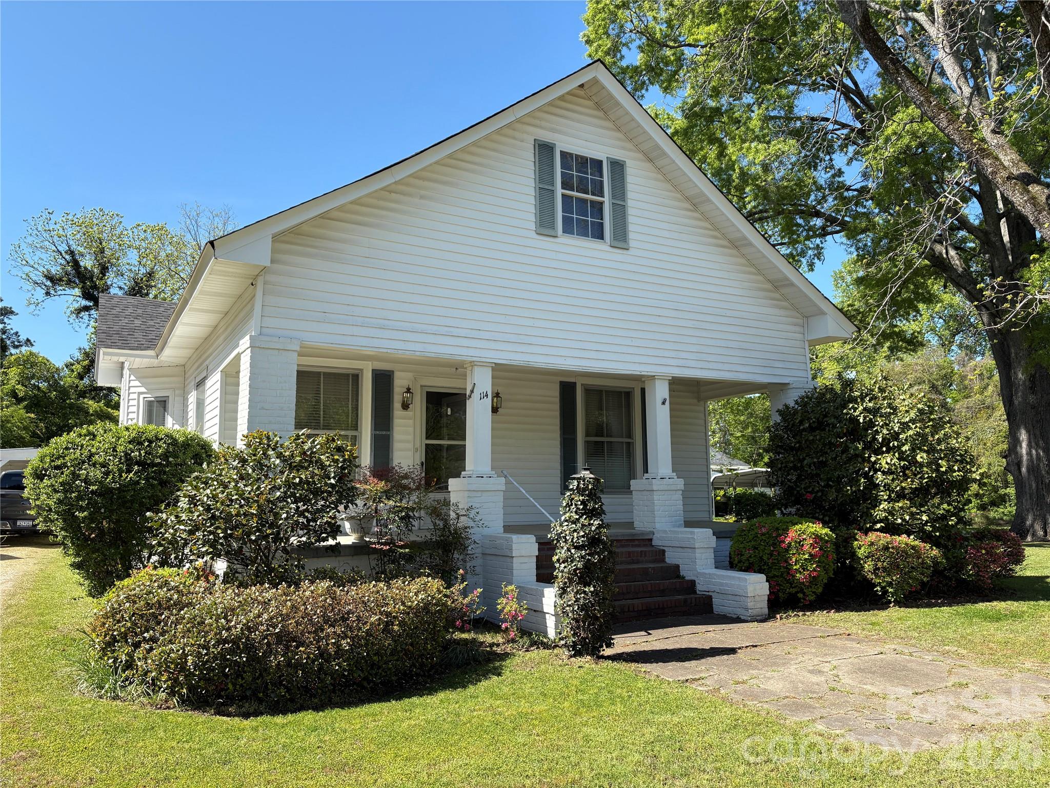 114 Hampton Street Chester SC 29706