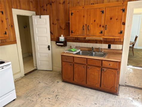 114 Hampton Street Chester SC 29706