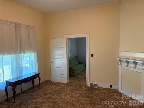 114 Hampton Street Chester SC 29706