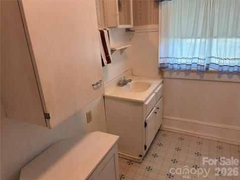 114 Hampton Street Chester SC 29706
