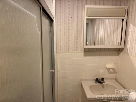 114 Hampton Street Chester SC 29706