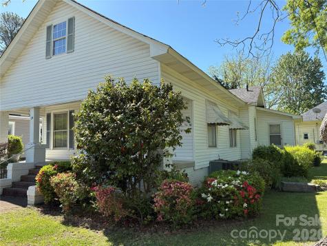 114 Hampton Street Chester SC 29706