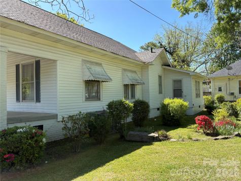 114 Hampton Street Chester SC 29706
