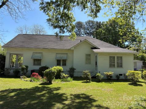 114 Hampton Street Chester SC 29706