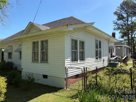 114 Hampton Street Chester SC 29706
