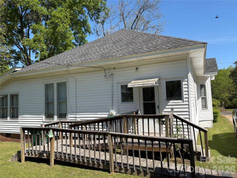 114 Hampton Street Chester SC 29706