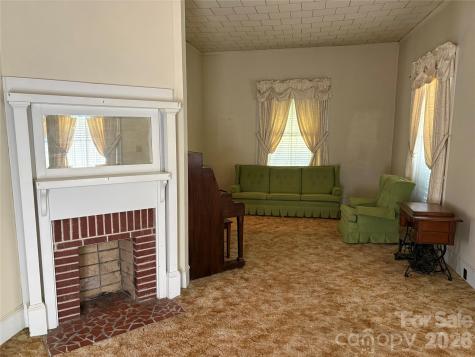 114 Hampton Street Chester SC 29706