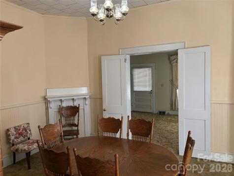 114 Hampton Street Chester SC 29706