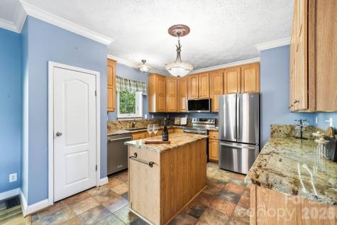 394 Hummingbird Lane Elk Park NC 28622