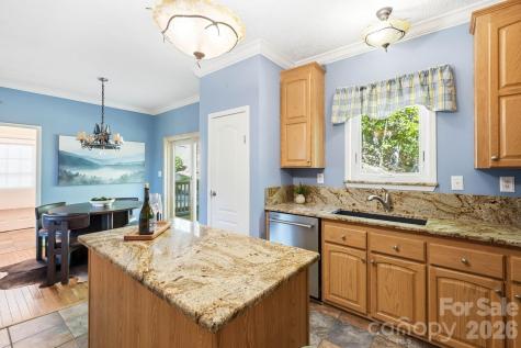 394 Hummingbird Lane Elk Park NC 28622