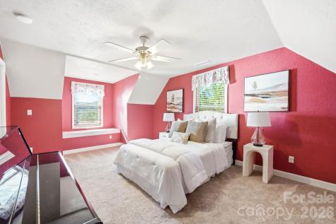 394 Hummingbird Lane Elk Park NC 28622