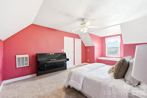 394 Hummingbird Lane Elk Park NC 28622