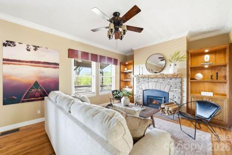 394 Hummingbird Lane Elk Park NC 28622