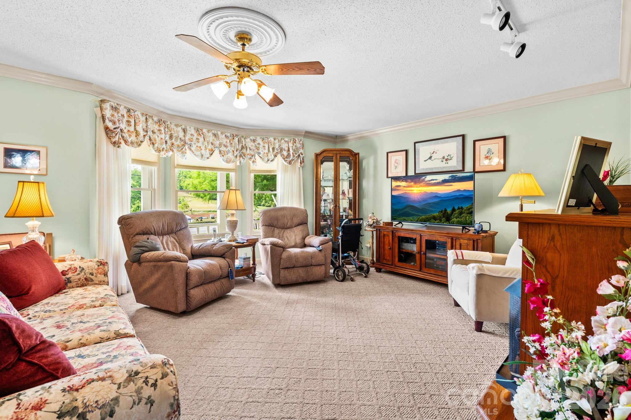 1137 Hibriten Drive SE Lenoir NC 28645