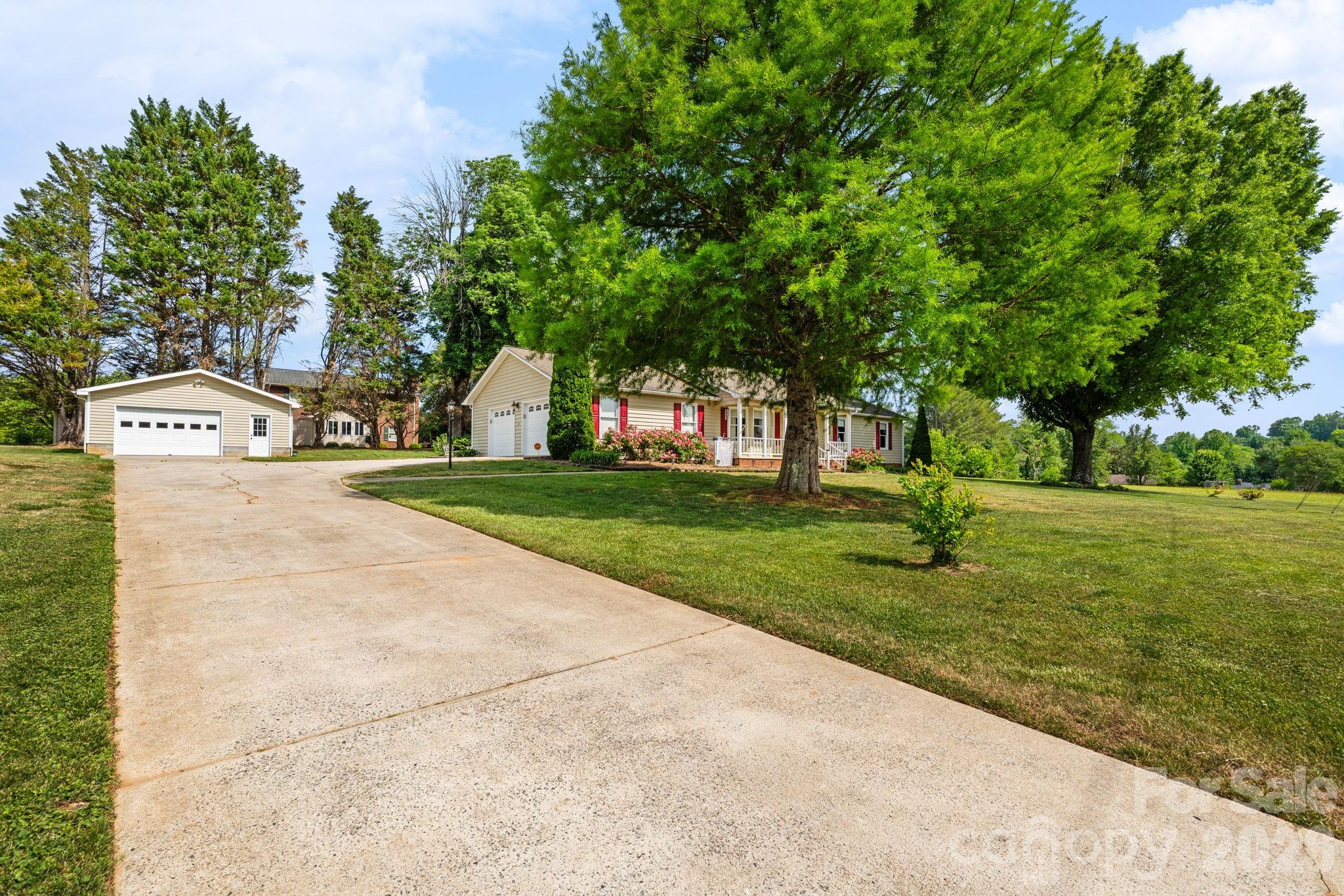 1137 Hibriten Drive SE Lenoir NC 28645