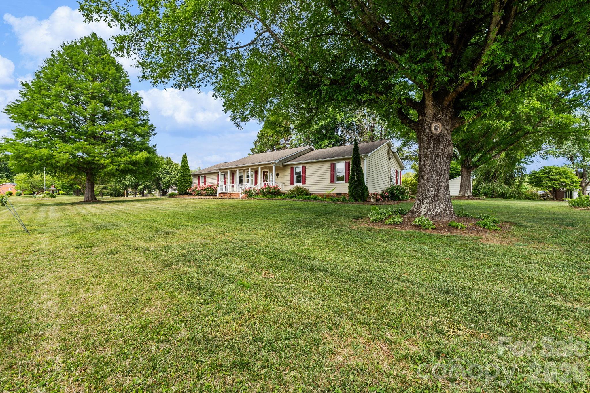 1137 Hibriten Drive SE Lenoir NC 28645
