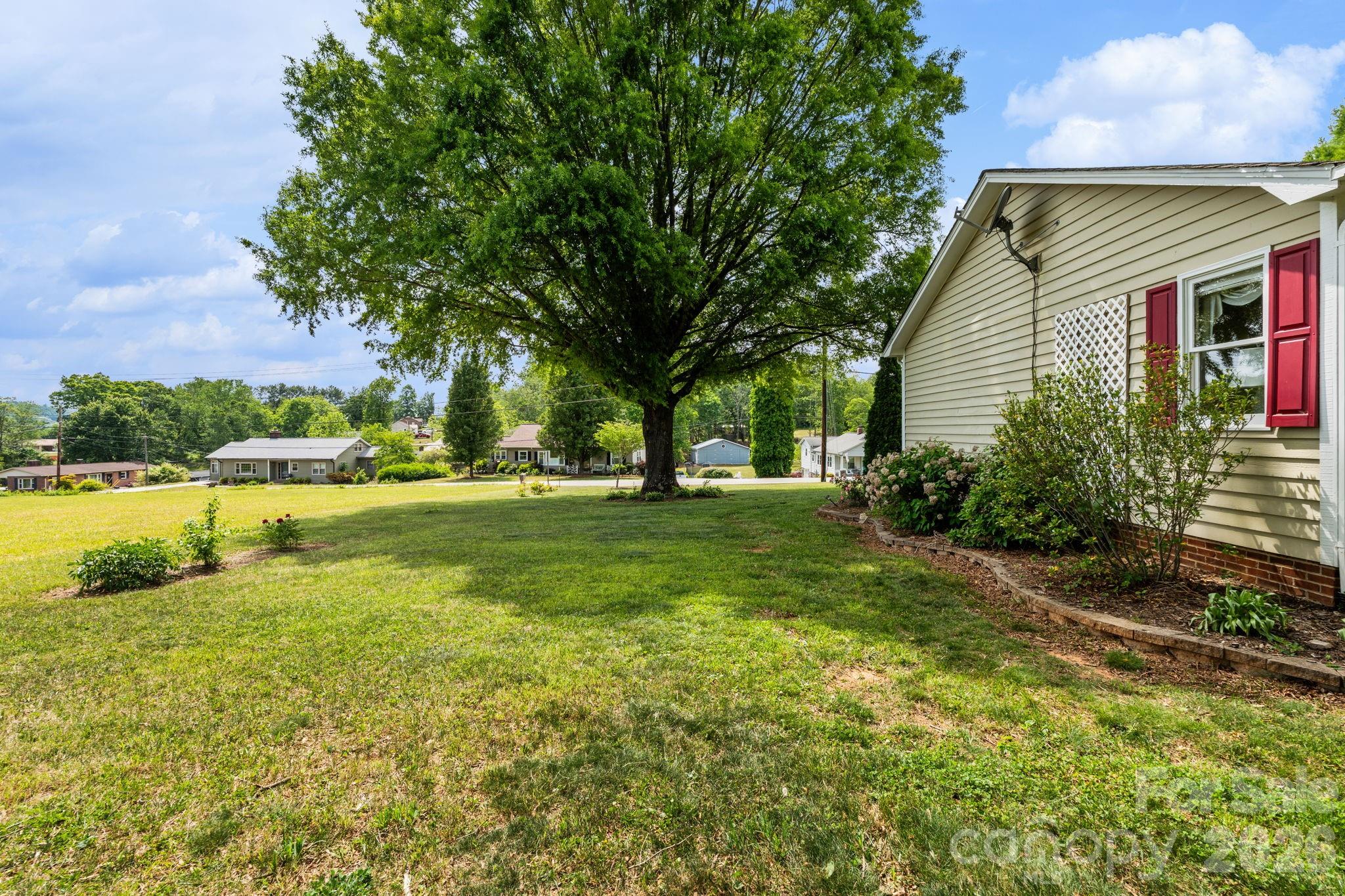 1137 Hibriten Drive SE Lenoir NC 28645