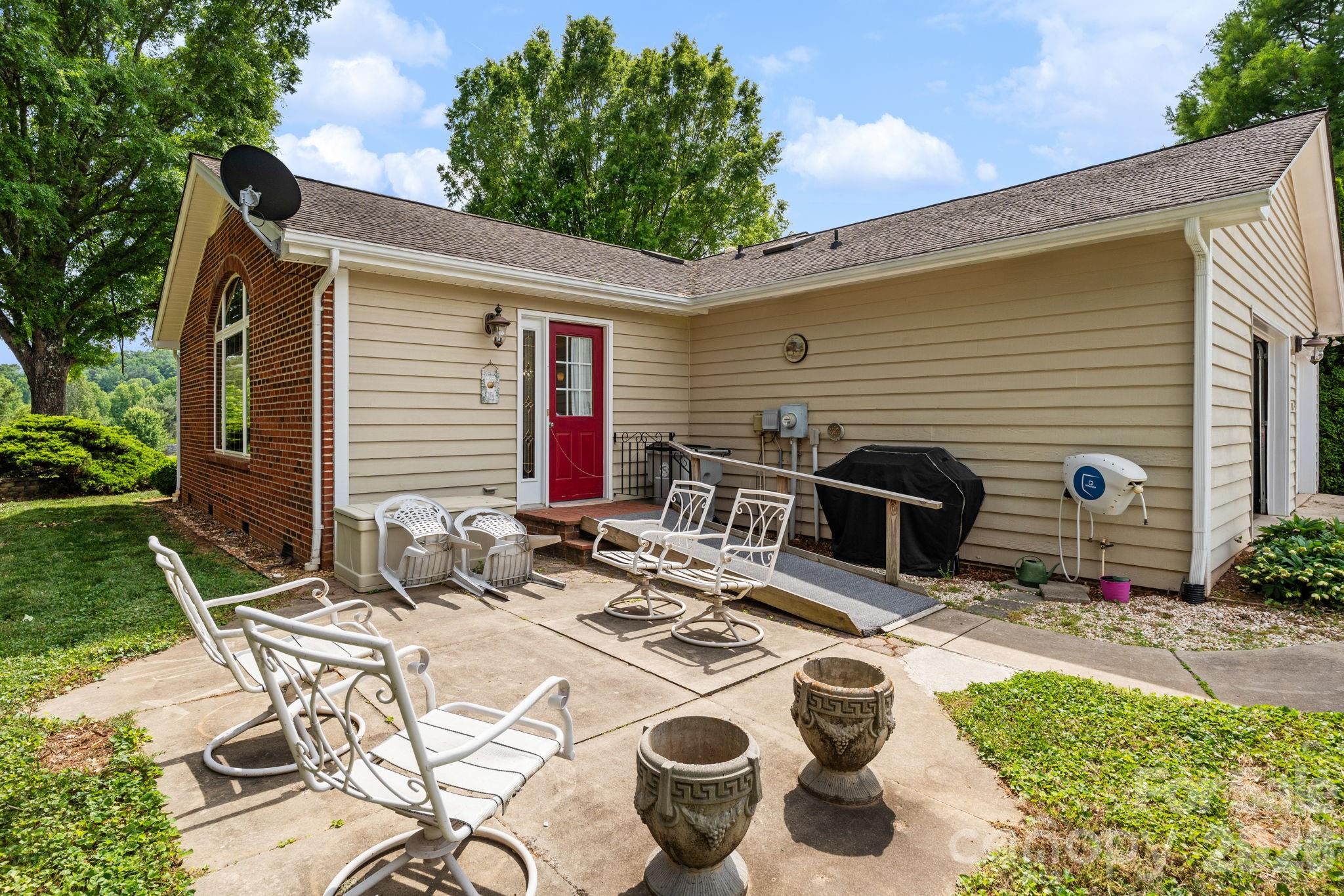 1137 Hibriten Drive SE Lenoir NC 28645