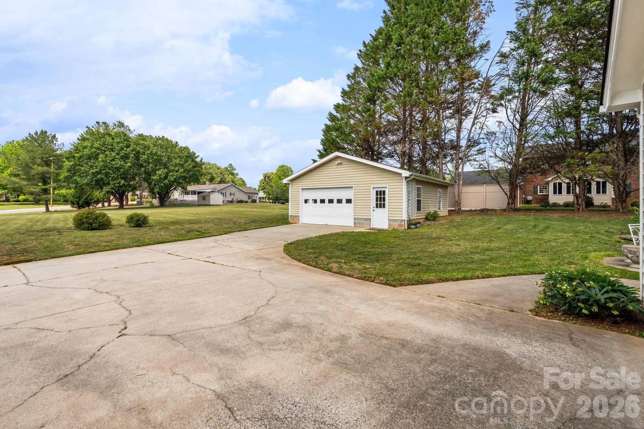 1137 Hibriten Drive SE Lenoir NC 28645