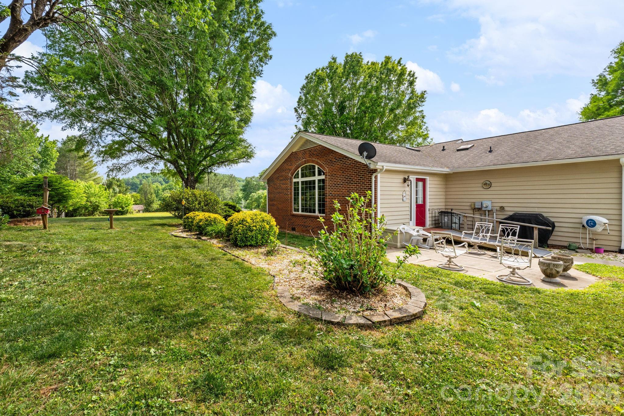 1137 Hibriten Drive SE Lenoir NC 28645