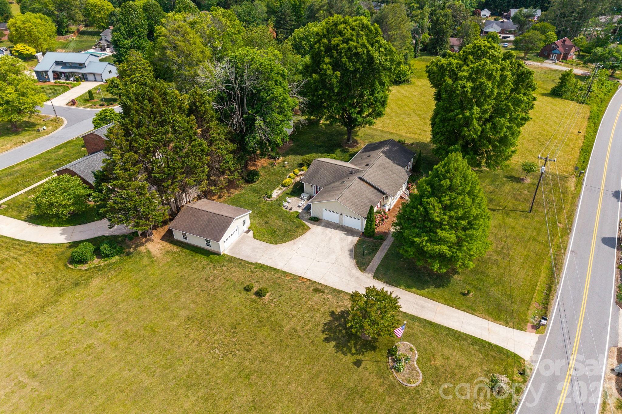 1137 Hibriten Drive SE Lenoir NC 28645