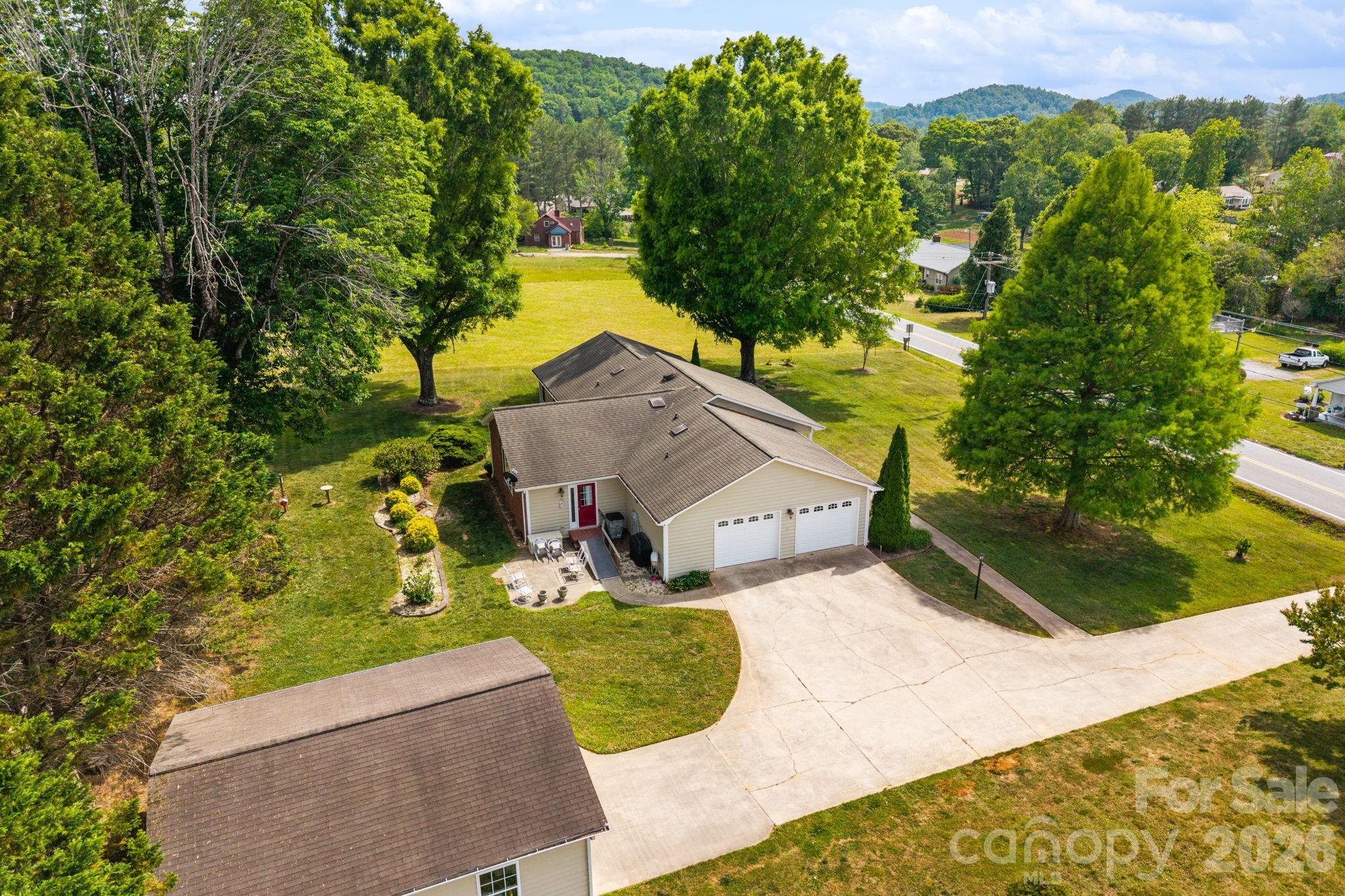 1137 Hibriten Drive SE Lenoir NC 28645