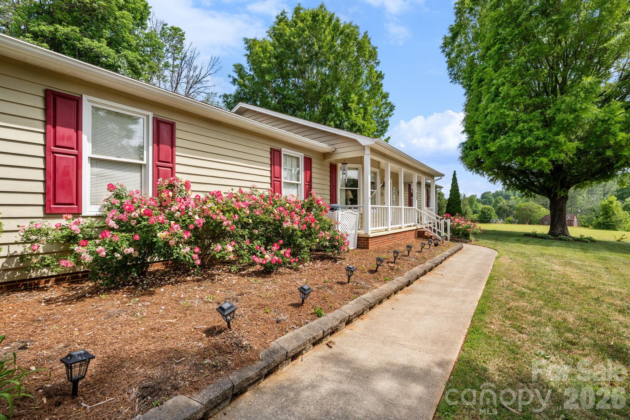 1137 Hibriten Drive SE Lenoir NC 28645