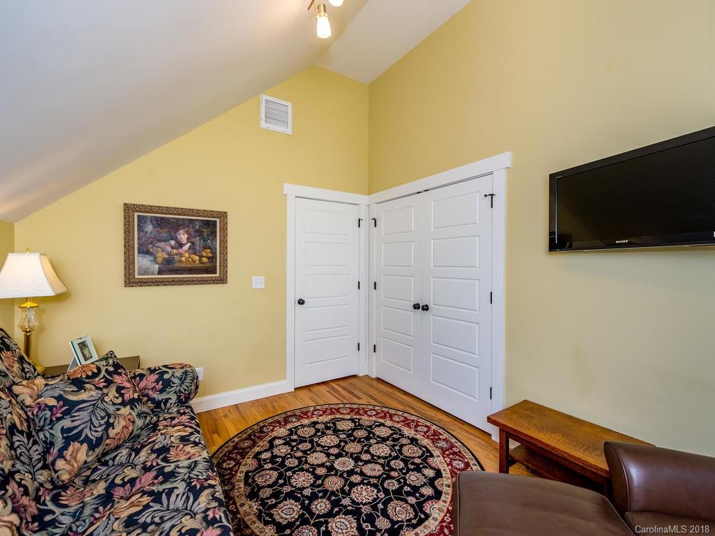9 Montview Drive Asheville NC 28801