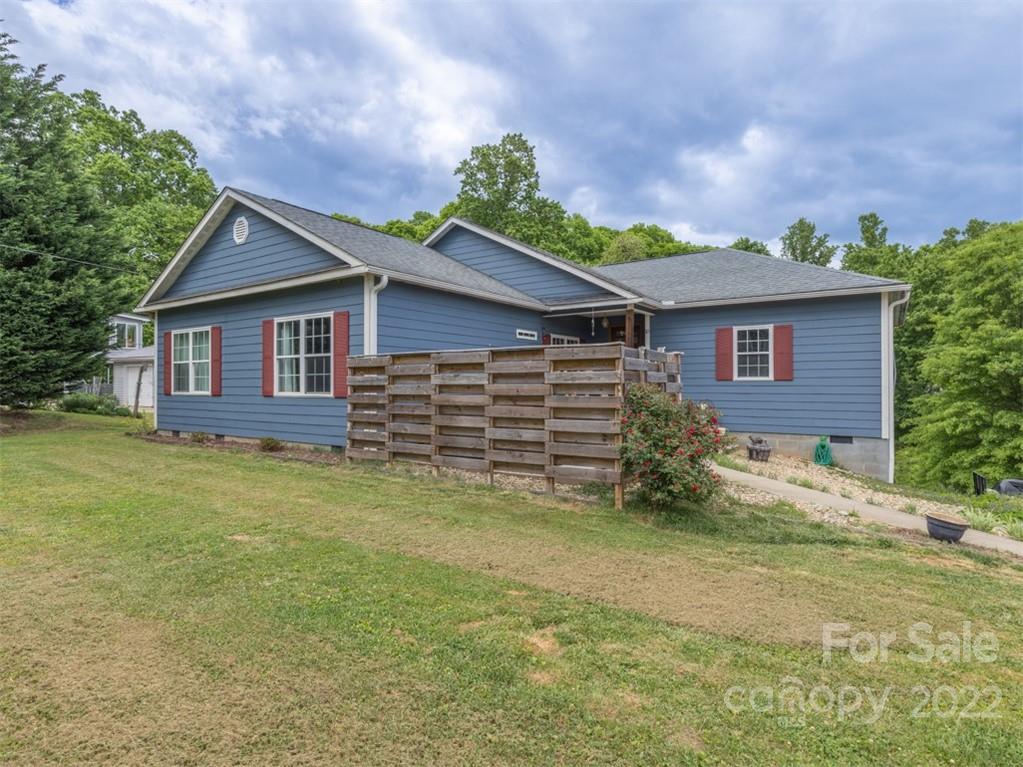 10 Ashe Road Candler NC 28715