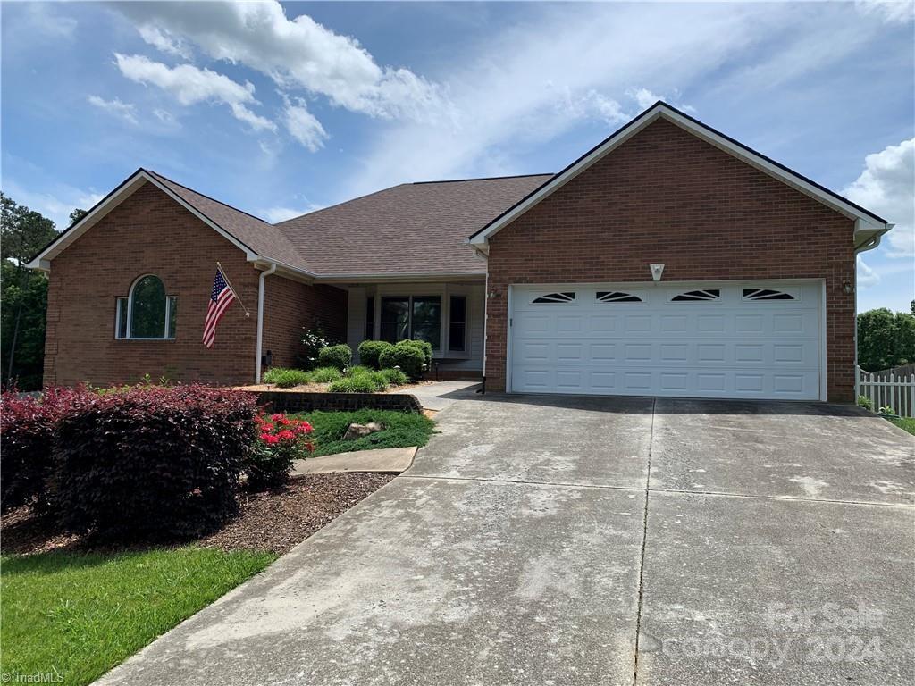 212 Ellenton Court Lexington NC 27295