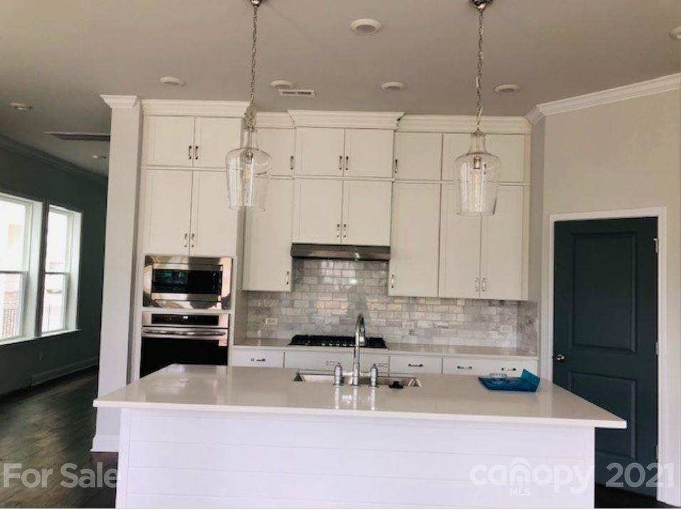 2556 Barry Street Charlotte NC 28205
