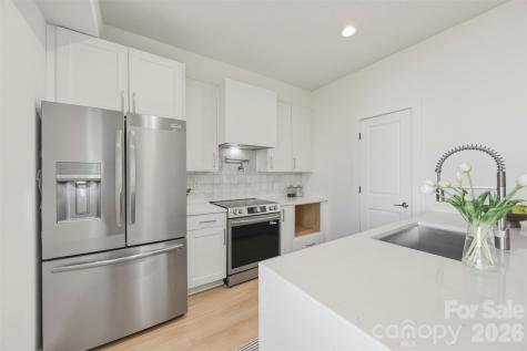 4122 Avalon Avenue Charlotte NC 28208