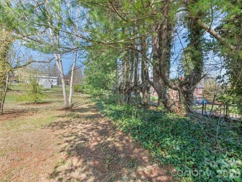 151 Hampton Heights Canton NC 28716