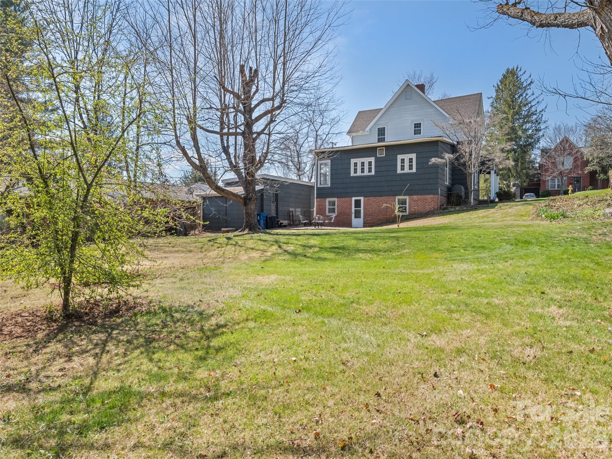 151 Hampton Heights Canton NC 28716
