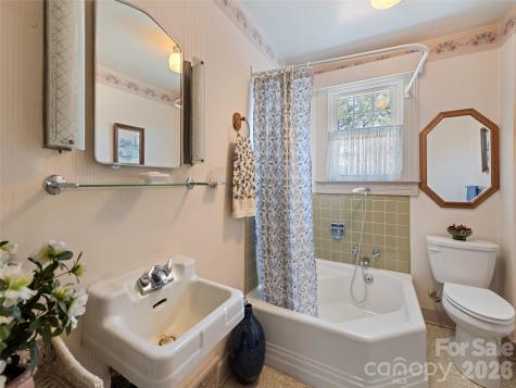 151 Hampton Heights Canton NC 28716