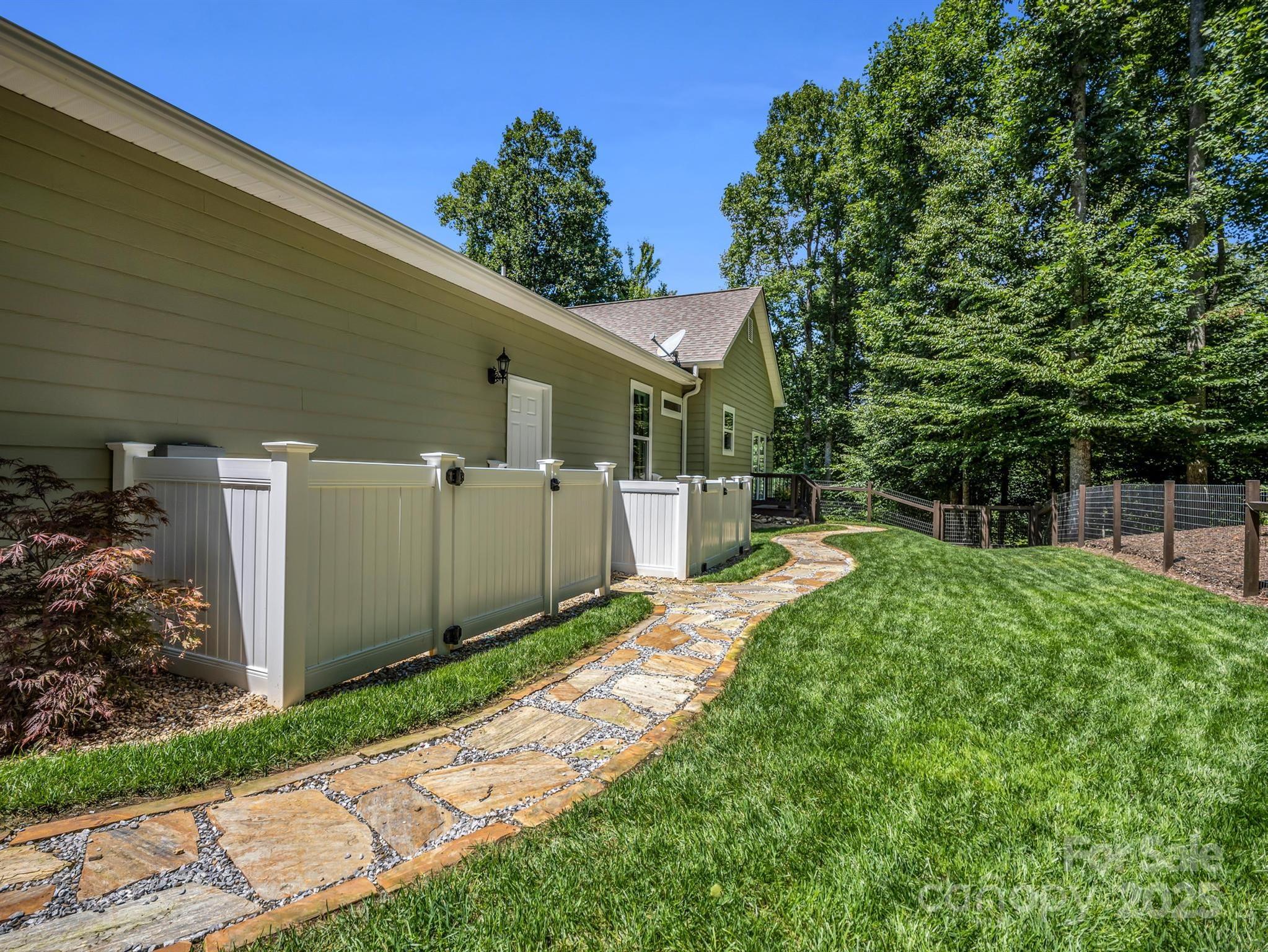 372 Gentian Trail Weaverville NC 28787