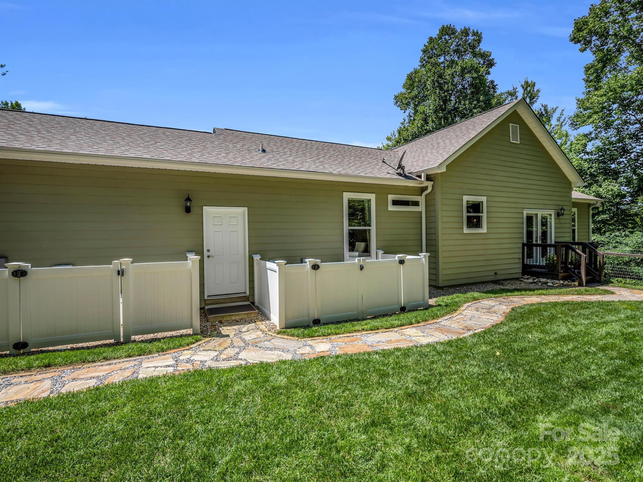 372 Gentian Trail Weaverville NC 28787