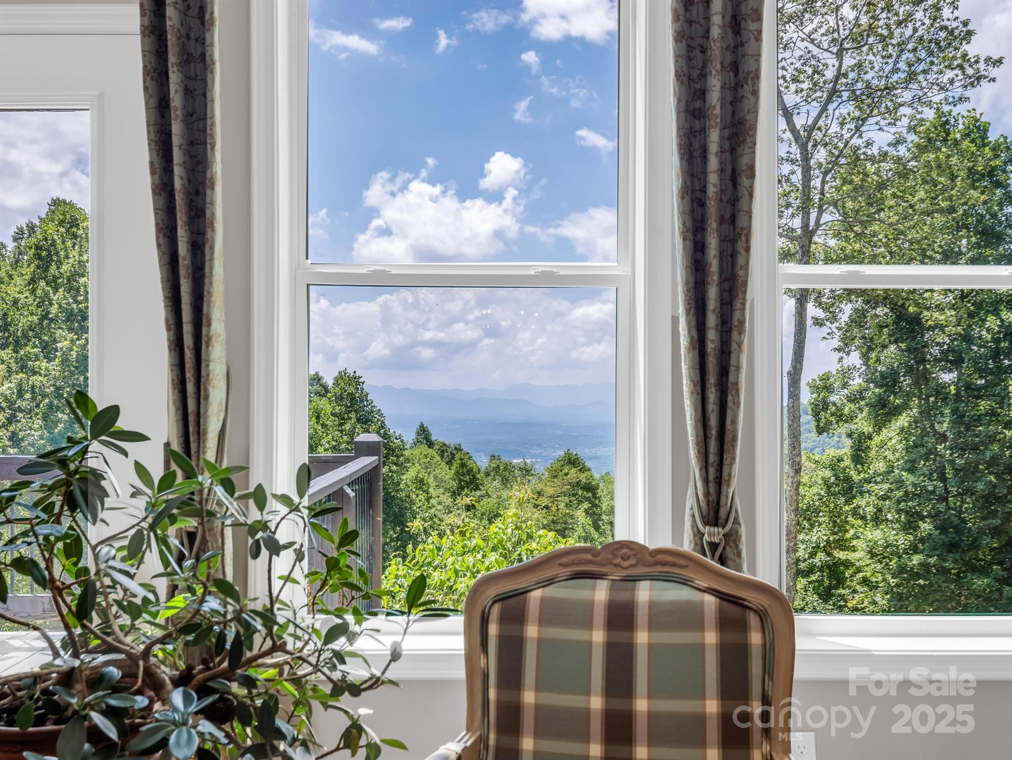 372 Gentian Trail Weaverville NC 28787