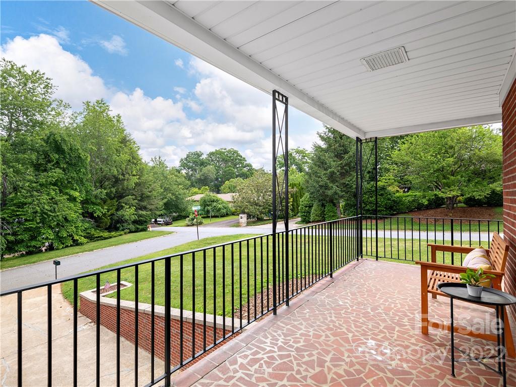 10 Alclare Drive Asheville NC 28804